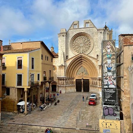 Acogedor Apartamento Enfrente De La Catedral Tarragona Luaran gambar