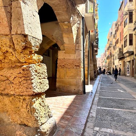 Acogedor Apartamento Enfrente De La Catedral Tarragona Luaran gambar