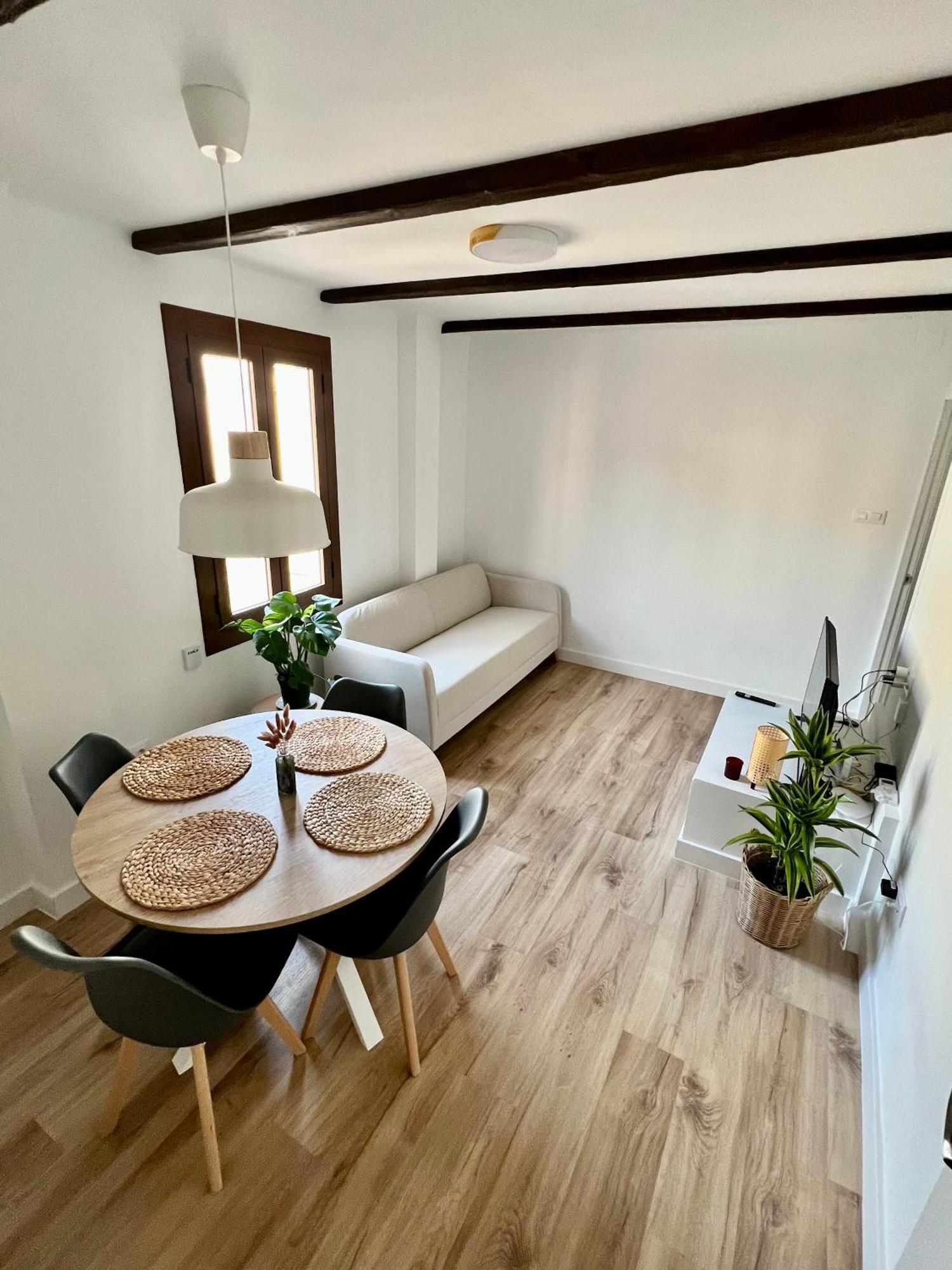 Acogedor Apartamento Enfrente De La Catedral Tarragona Luaran gambar