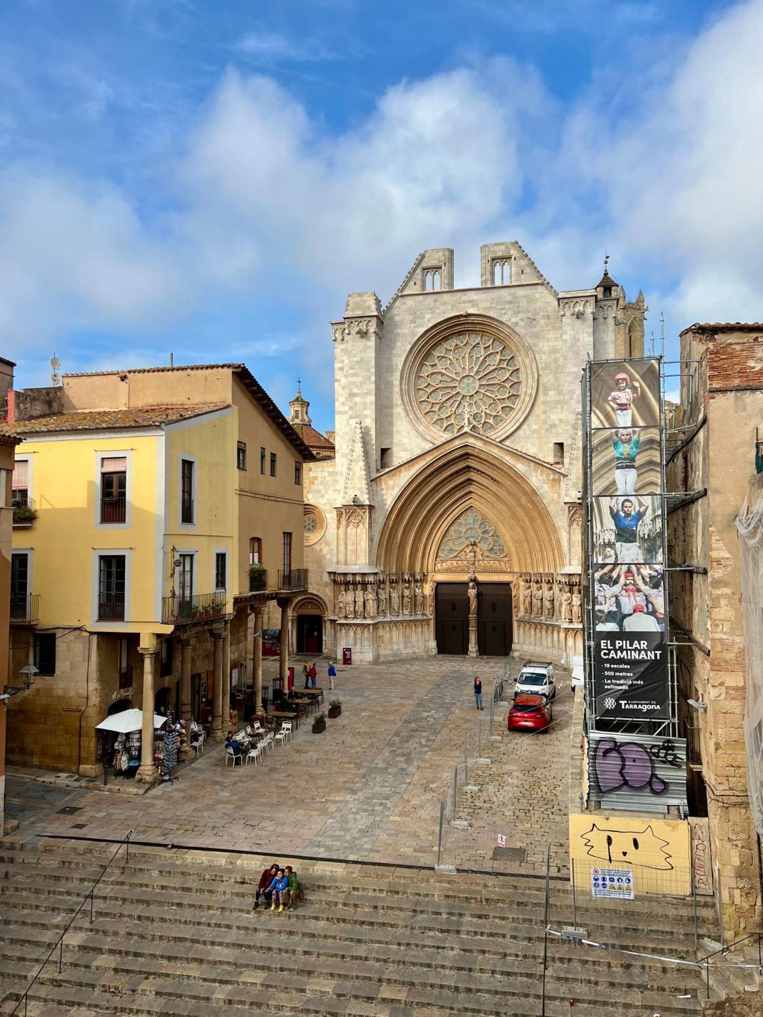 Acogedor Apartamento Enfrente De La Catedral Tarragona Luaran gambar