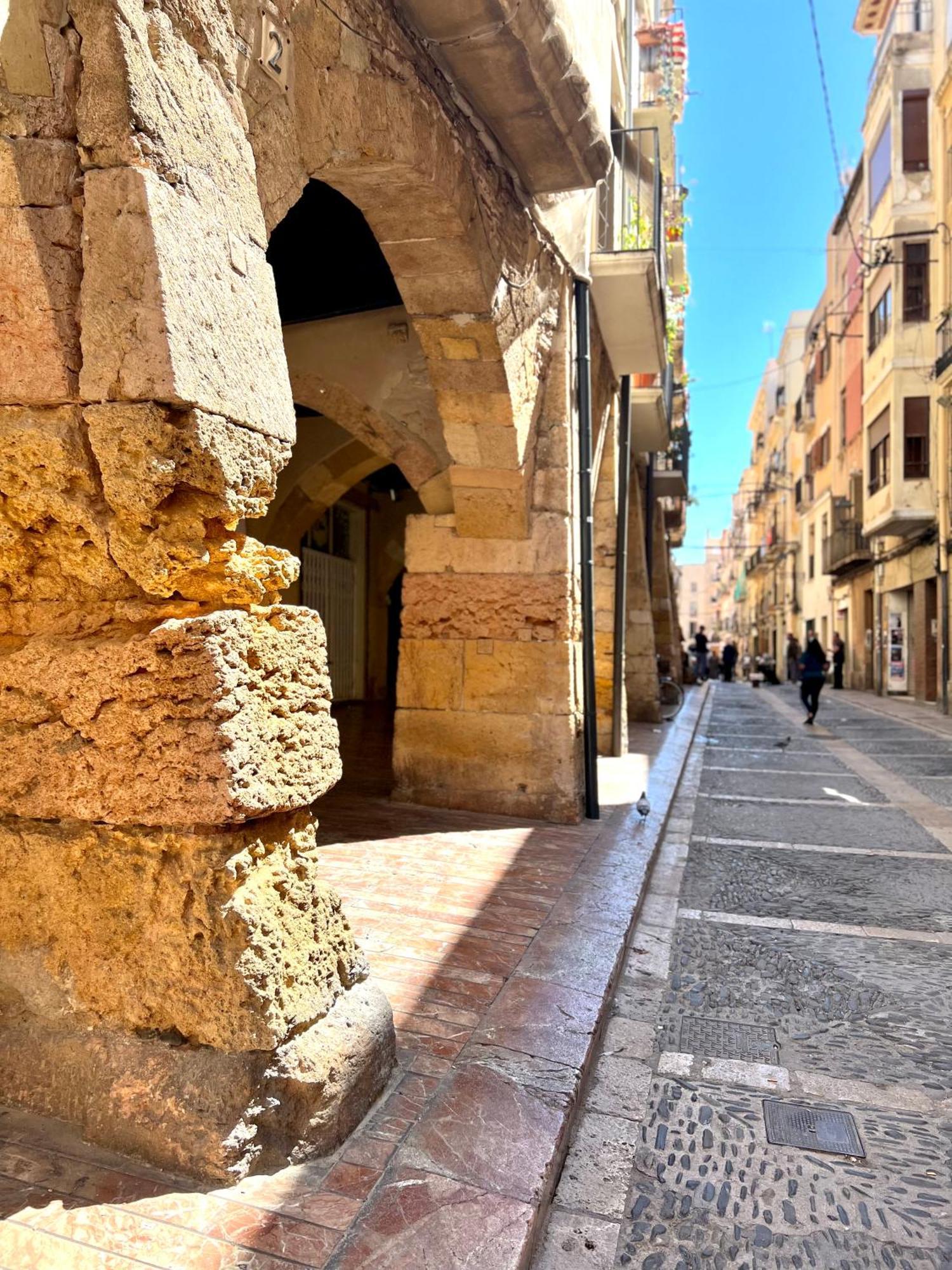 Acogedor Apartamento Enfrente De La Catedral Tarragona Luaran gambar