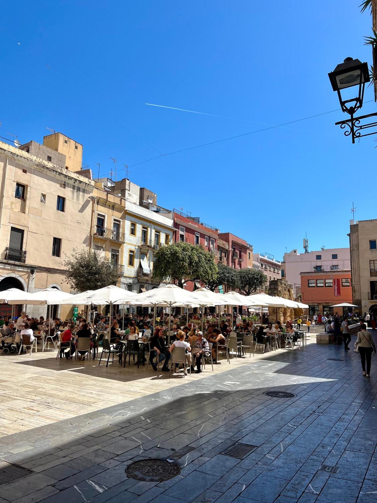Acogedor Apartamento Enfrente De La Catedral Tarragona Luaran gambar