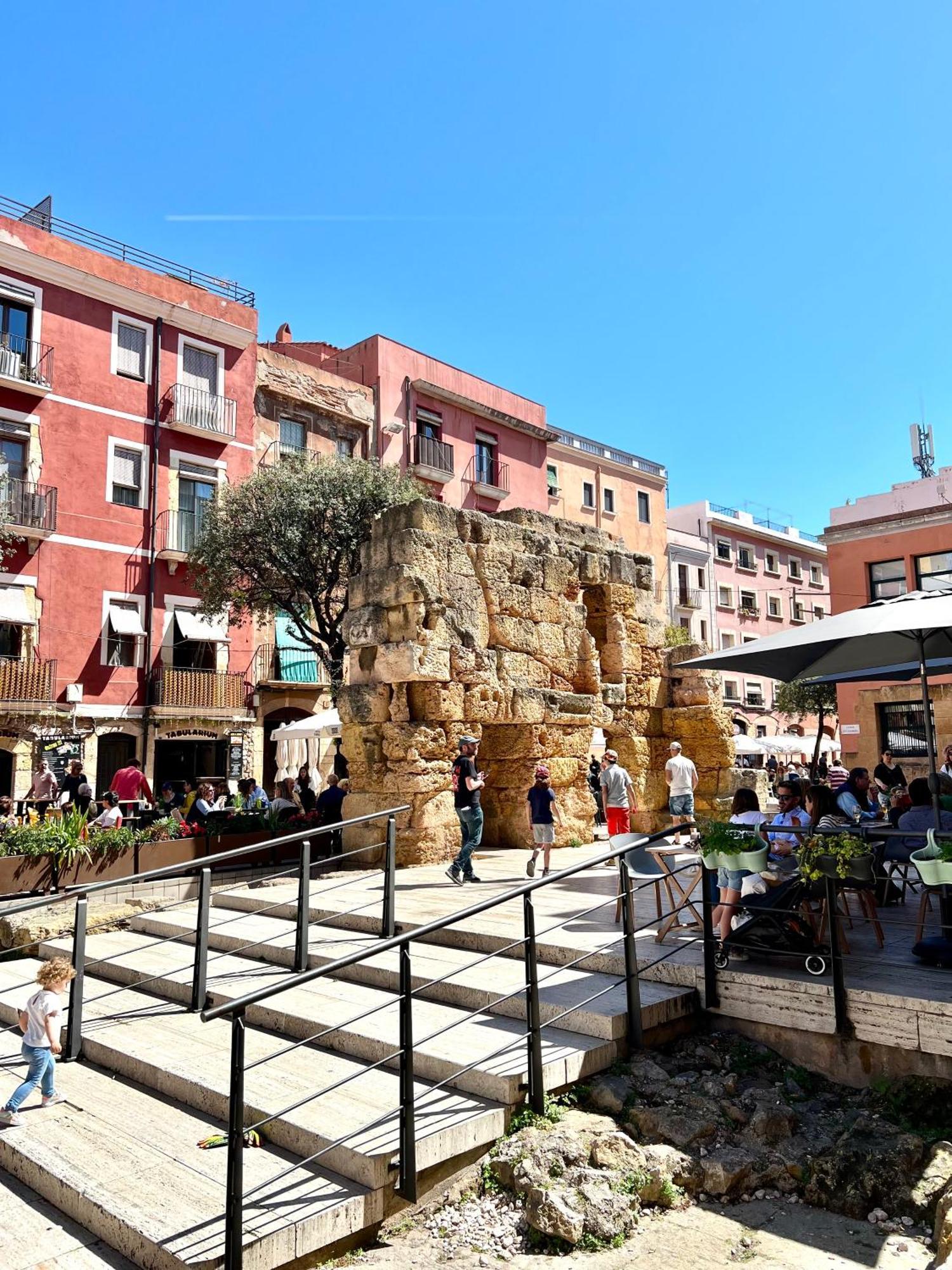 Acogedor Apartamento Enfrente De La Catedral Tarragona Luaran gambar